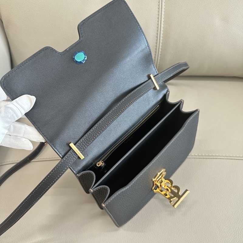 Bv*b*rry satchel bags